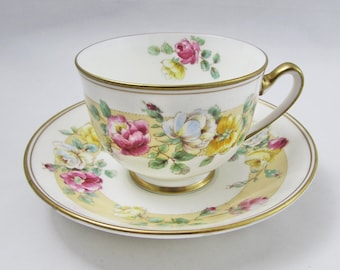   CARNATION ロイヤルドルトン 茶器セット Royal Doulton Carnation Tea Cup and Saucer - Etsy 日本