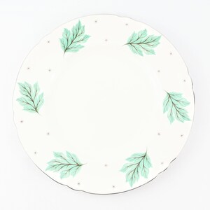 Middagstallrik med mönster av drivande löv, 28 cm, Shelley Vintage benporslin