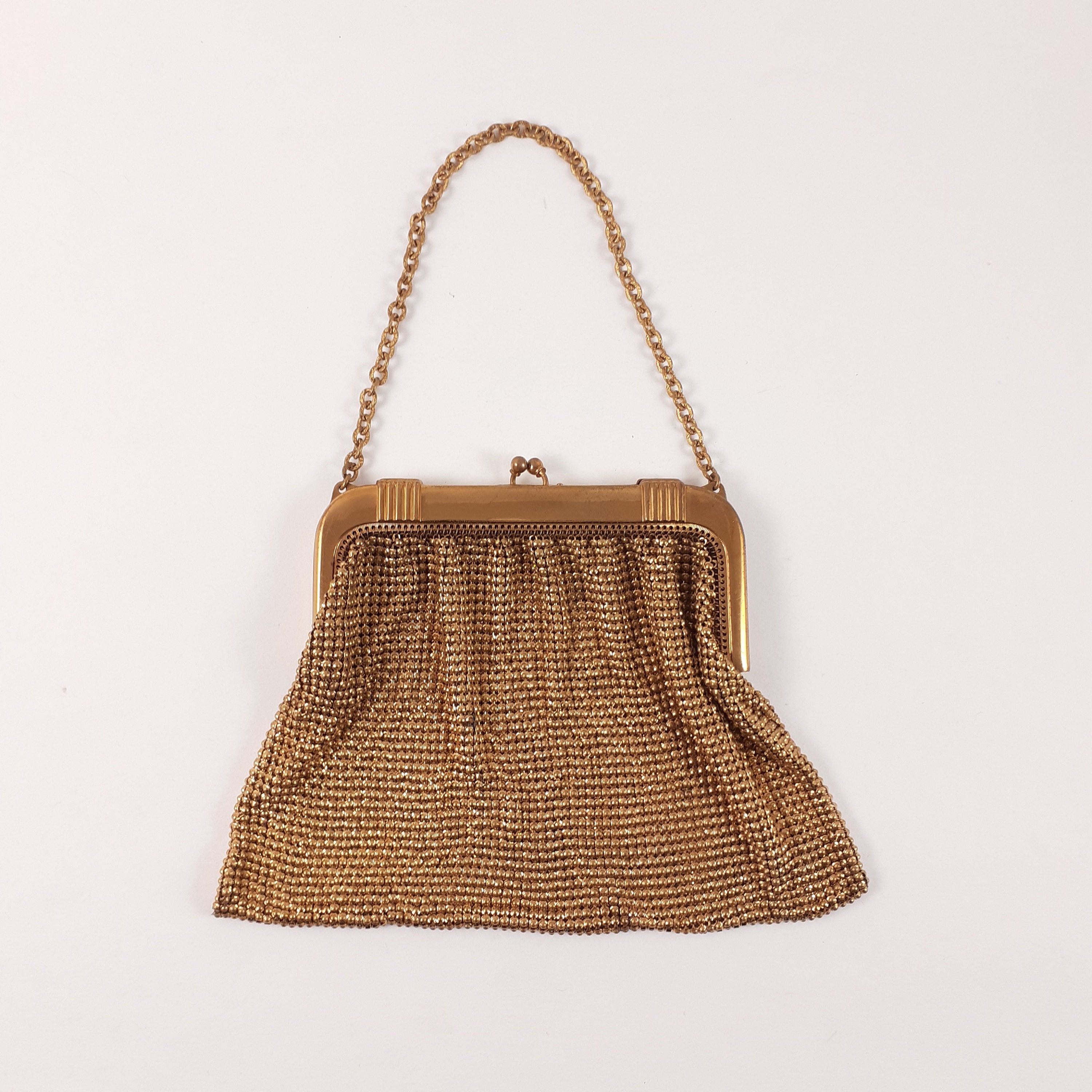 Found this Whiting and Davis gold mesh purse from the early 1900s from my  grandmas drawer, can't find any online quite like it. Any info on this? :  r/VintageFashion