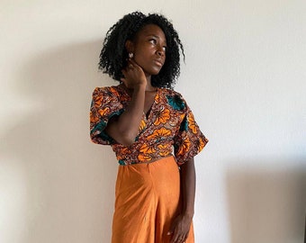 Kimono croptop, confeccionado con tejidos africanos.