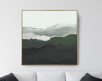Könnte beinhalten: Abstrakte Landschaftsmalerei in Grün- und Weißtönen. Das Gemälde ist in einem goldenen Rahmen gerahmt und hängt an einer weißen Wand.