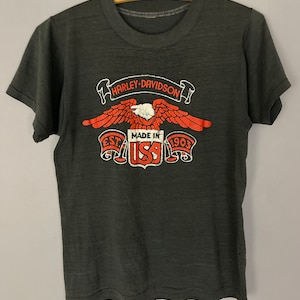 Vintage Harley Davidson motorfiets T-shirt ZELDZAAM, 3D-embleem shirt jaren 80 flinterdun, burn-out T-shirt, grafisch moeilijk te vinden 2 Wheelers of Denver MC