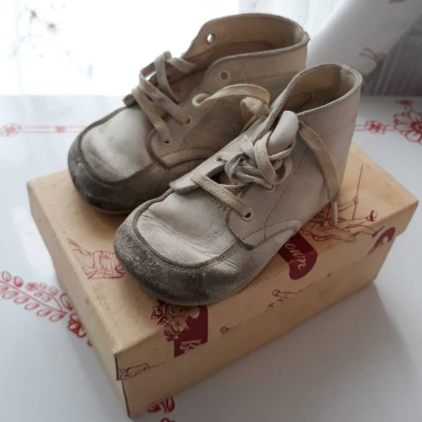 Vintage Buster Brown Baby Shoes in Original Shoebox Nimrod Size 4 1/2