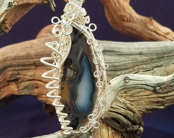 Beautiful Agate and Silver Pendant