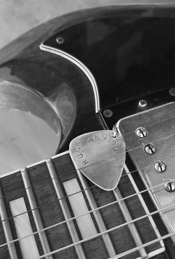 Sélection De Guitare En Argent Gravé - Vos Médiators Personnalisés