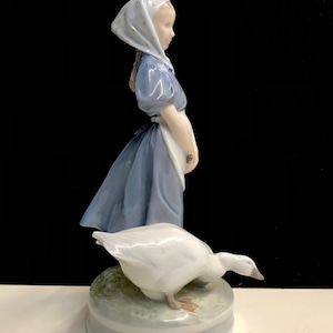 Royal Copenhagen 527 Girl With Goose Porcelain Figurine Sculpture Free Shipping