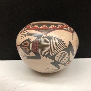 Roberto Bañuelos Mata Ortiz Pottery Lizard Vase Signed Hand Painted Mexican Free Shipping