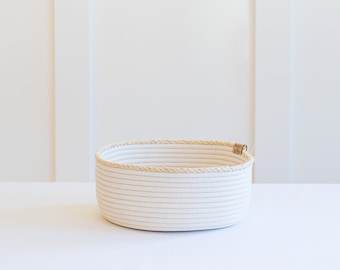 The BREAD/FRUIT BASKET - handctafted with unbleached cotton rope - bread basket, fruit basket, kitchen decor, baguette storage, sustainable.
