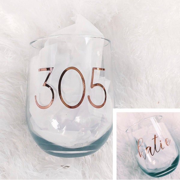 Roommate Wine Glass / Roommate Gift / Gifts for Roommates / Roommate Gift Idea