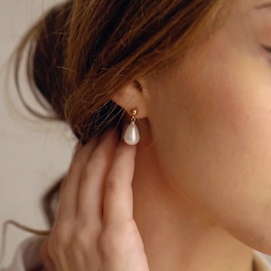 Evelyn Pearl Earrings