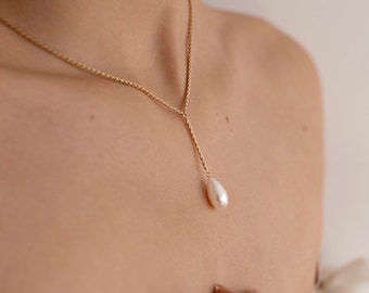 Marilyn Pearl Necklace