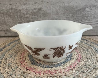 Vintage Early American Colonial White Small Cinderella Bowl #441-1.5 Pint