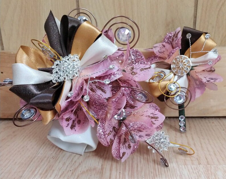 FREE SHIPPING!**LED light up corsage in light pink ivory and brown with boutonniere