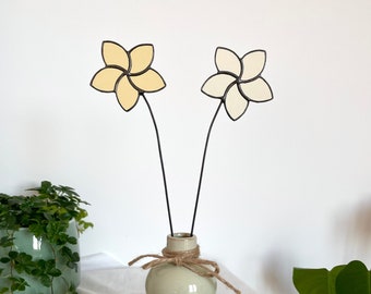 PLUMERIA,stained glass plumeria,stained glass flower,everlasting flowers,stained glass tropical flower,flowers plant stake,birth flower