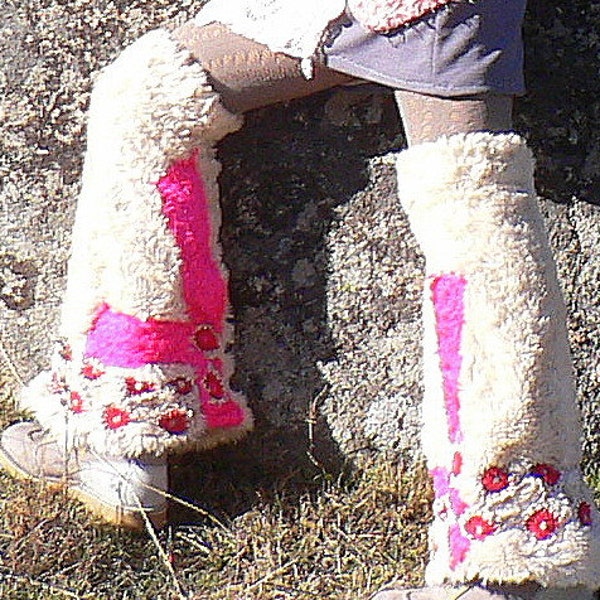 guêtres en fausse fourrure rose et blanche