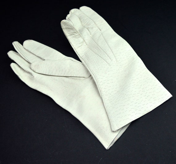 Gloves Pair of Gloves Vintage Cream Stitched Leat… - image 2