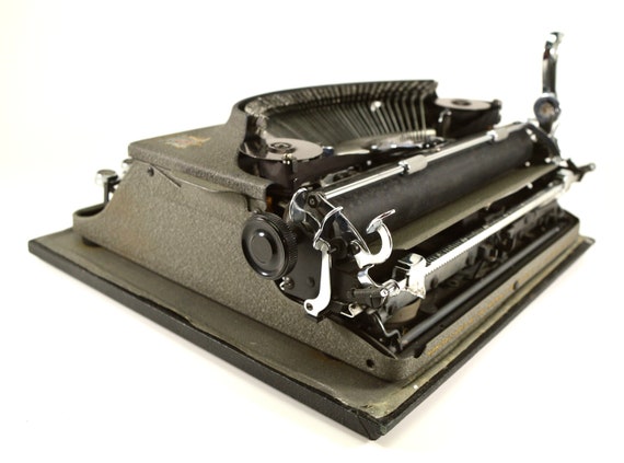 The Ultimate Gift Guide: Why a Vintage Typewriter is Perfect for