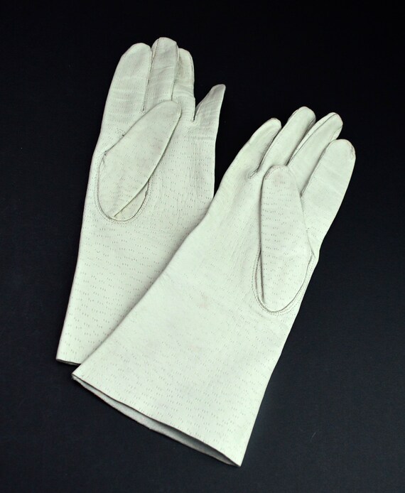 Gloves Pair of Gloves Vintage Cream Stitched Leat… - image 7