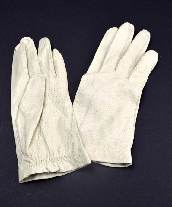 Gloves Pair of Gloves Vintage Cream Stitched Leat… - image 10