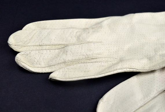 Gloves Pair of Gloves Vintage Cream Stitched Leat… - image 7