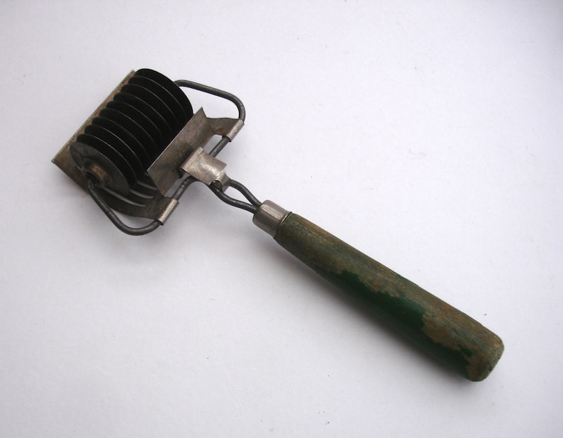 1950s Vintage Herb Cutter Vintage Pasta Cutter Vintage Kitchenalia