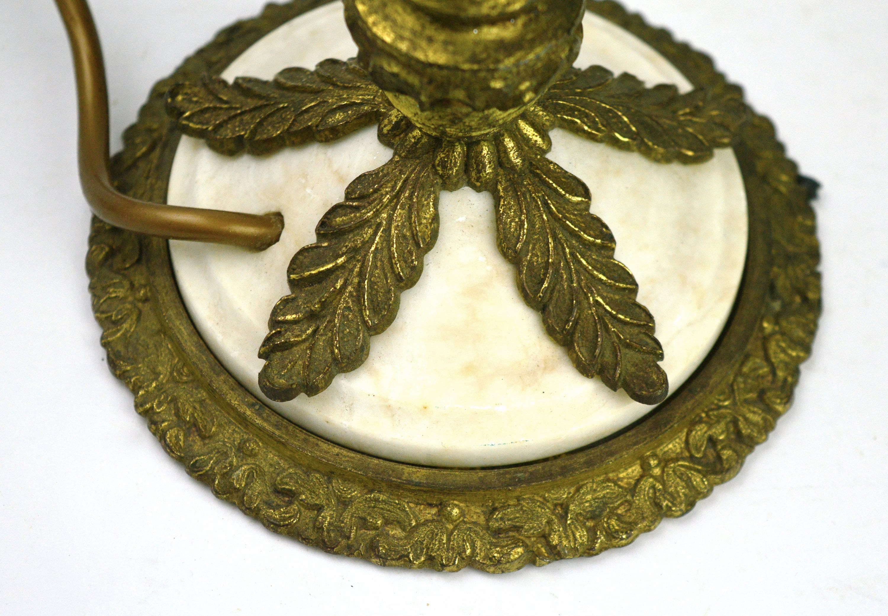 Socle De Lampe Vintage En Marbre Doré Et Ornementé - Déco Rétro Chic