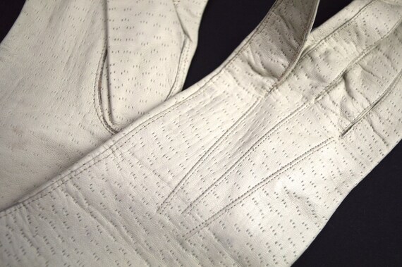 Gloves Pair of Gloves Vintage Cream Stitched Leat… - image 4