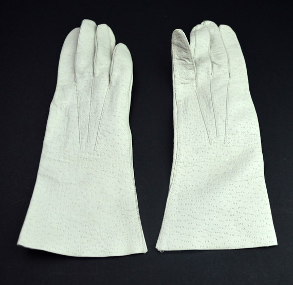 Gloves Pair of Gloves Vintage Cream Stitched Leat… - image 6