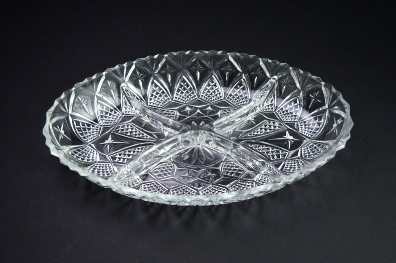1950-talets vintage glasfat, nötfat, bricka, vintage sminkbord, fat, serveringsfat i glas, vintage heminredning, hushållsartiklar, vintage fest bild 1