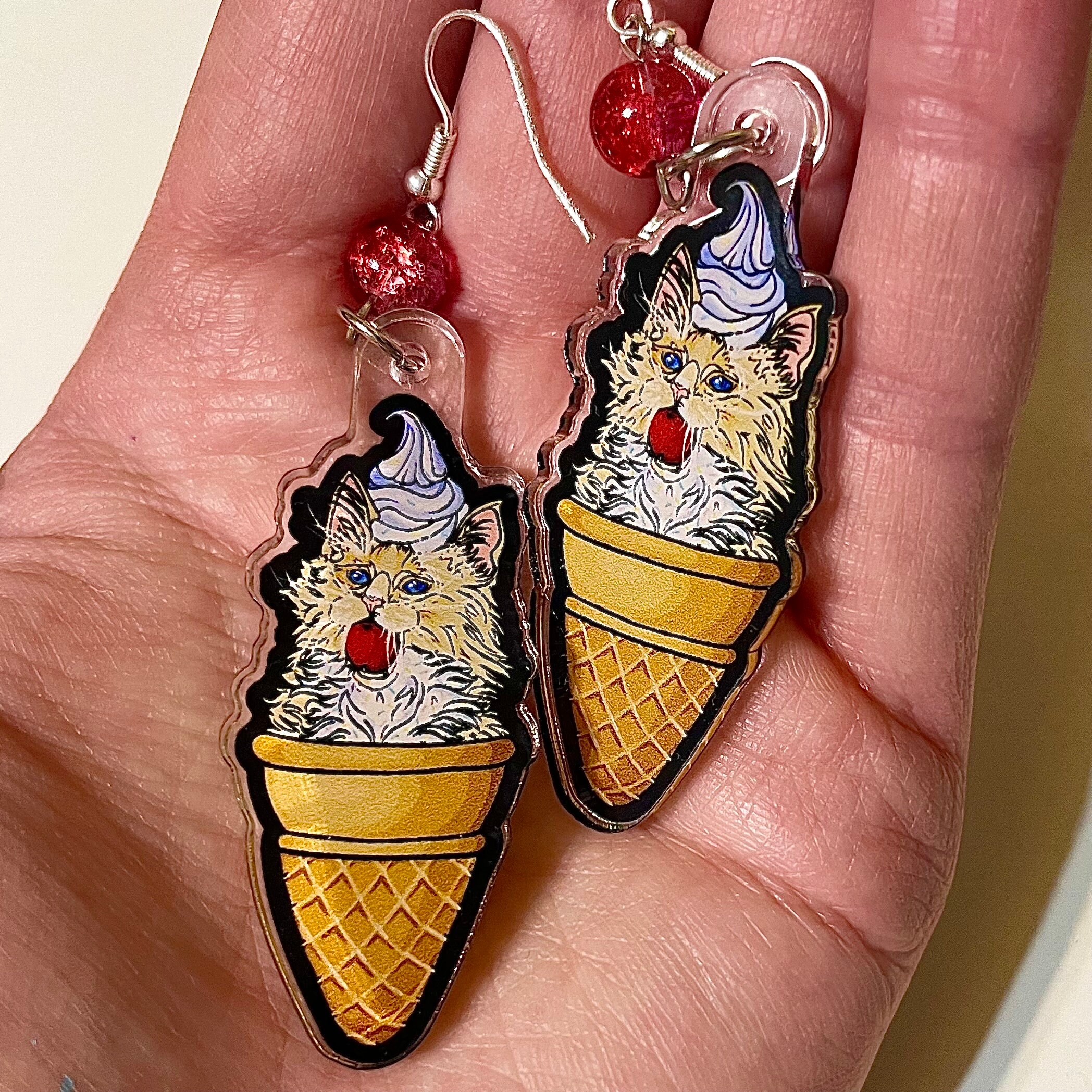 アイスクリーム猫のイヤリング - Etsy 日本