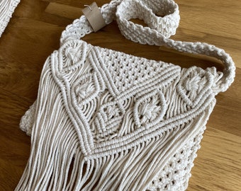 Sac en macramé tressé à bandoulière bohème, sac de plage hippie couleur du coton personnalisable (hauteur de frange personnalisable)