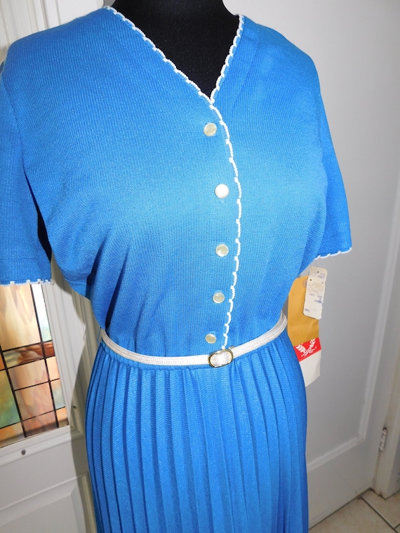 NOS 1970s Garden Party Blue White Knit Pleated Dr… - image 3