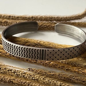 Handmade Palestinian Kufiyya engraved cuff bracelet, women and man gift. Gift for her, Gift for him image 1