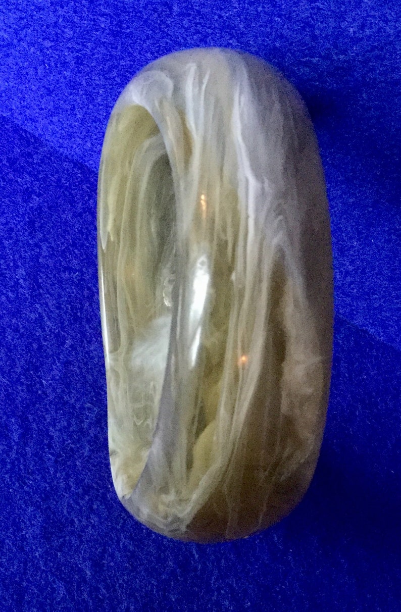 Vintage 1920s Art Deco Asymmetrical Marbled Green Bakelite Bangle
