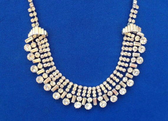 Collier Art Déco En Métal Doré Avec Strass - Occasion, Vintage