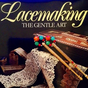 Vintage ‘Lacy Days’ Pyrographed Beechwood English Lace Making Bobbins Decorated with Uranium Glass Beads