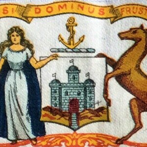 Edinburgh Antique Horizontal Silk Cigarette Card di BDV, della CITY ARMS Series 30 di Godfrey Philips Ltd