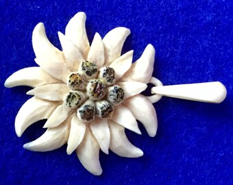 Vintage 1950s Celluloid Edelweiss Alpine Flower Brooch
