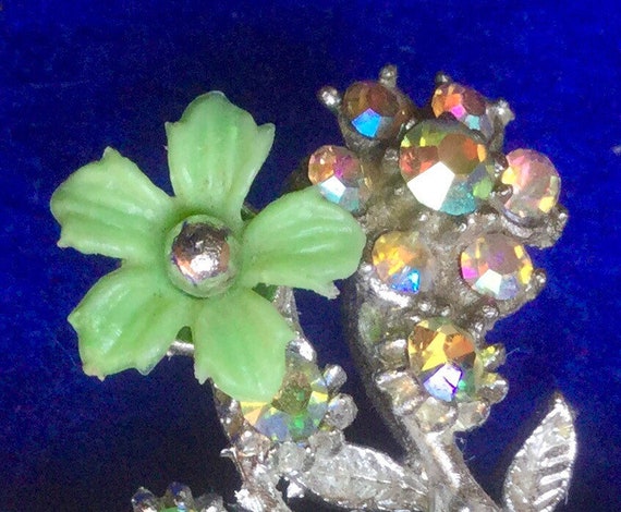 Charming Flower Bouquet Brooch - image 6