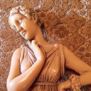 Vintage 1950s Reproduction of an Antonio Canova Female Statue in Resin