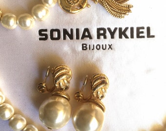 Barocke Perle Halsband und Clip Ohrringe von Sonia Rykiel Bijoux