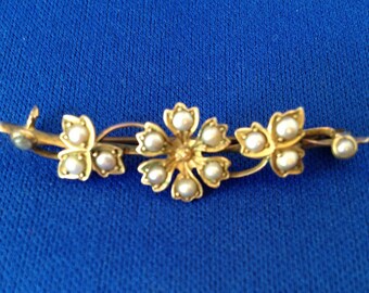 Antique ‘Victorian Flower Bar’ Brooch 15 Carat Gold with 13 Seed Pearls