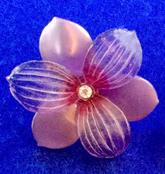 Gorgeous 1920s Vintage Lucite Floral Clip On Earr… - image 2