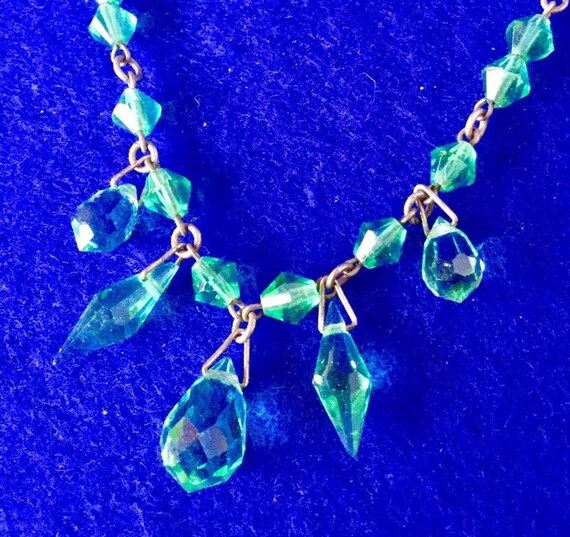 Delicate Vintage 1960s Necklace with Faceted Green Glass Beads