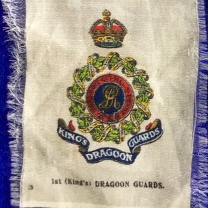 Antigo 1922 Original 1º (King's) Dragoon Guards Número 3 ÚNICO Cartão de Cigarro BDV de Seda ÚNICO da Godfrey Philips Ltd