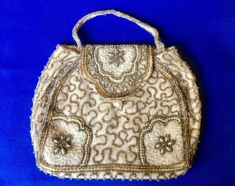 Lovely beaded clutch bag from 1900