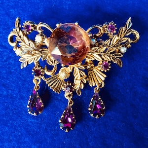 1950s Vintage Renaissance Style Gold Tone Brooch with Claw Set Amethyst Glass Cabochons & Teardrop Pendants