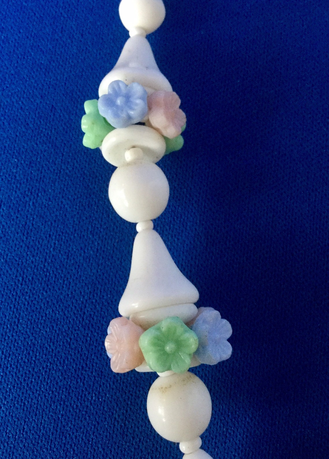 Vintage Milk Glass Bead Necklace Etsy