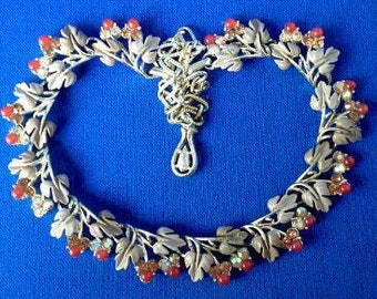 1950s Leaf & Berry Necklace