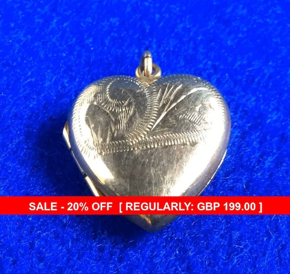 Vintage 9 Ct Gold Heart Locket decoratively engrav